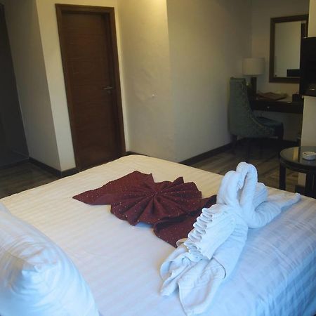 Savoey Hotel 라호르 외부 사진