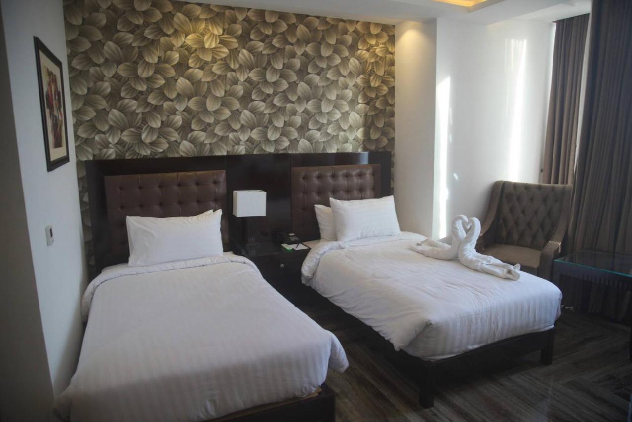 Savoey Hotel 라호르 외부 사진