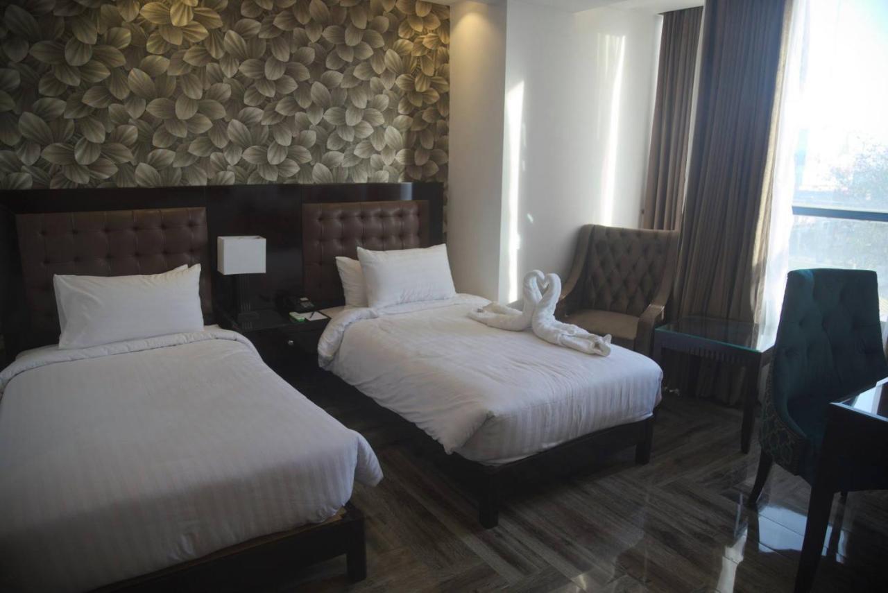 Savoey Hotel 라호르 외부 사진