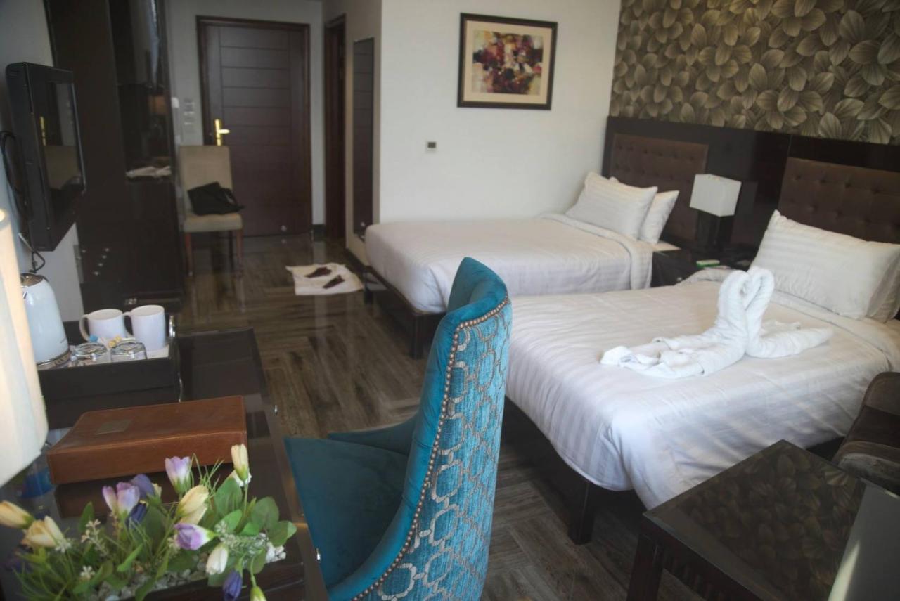 Savoey Hotel 라호르 외부 사진