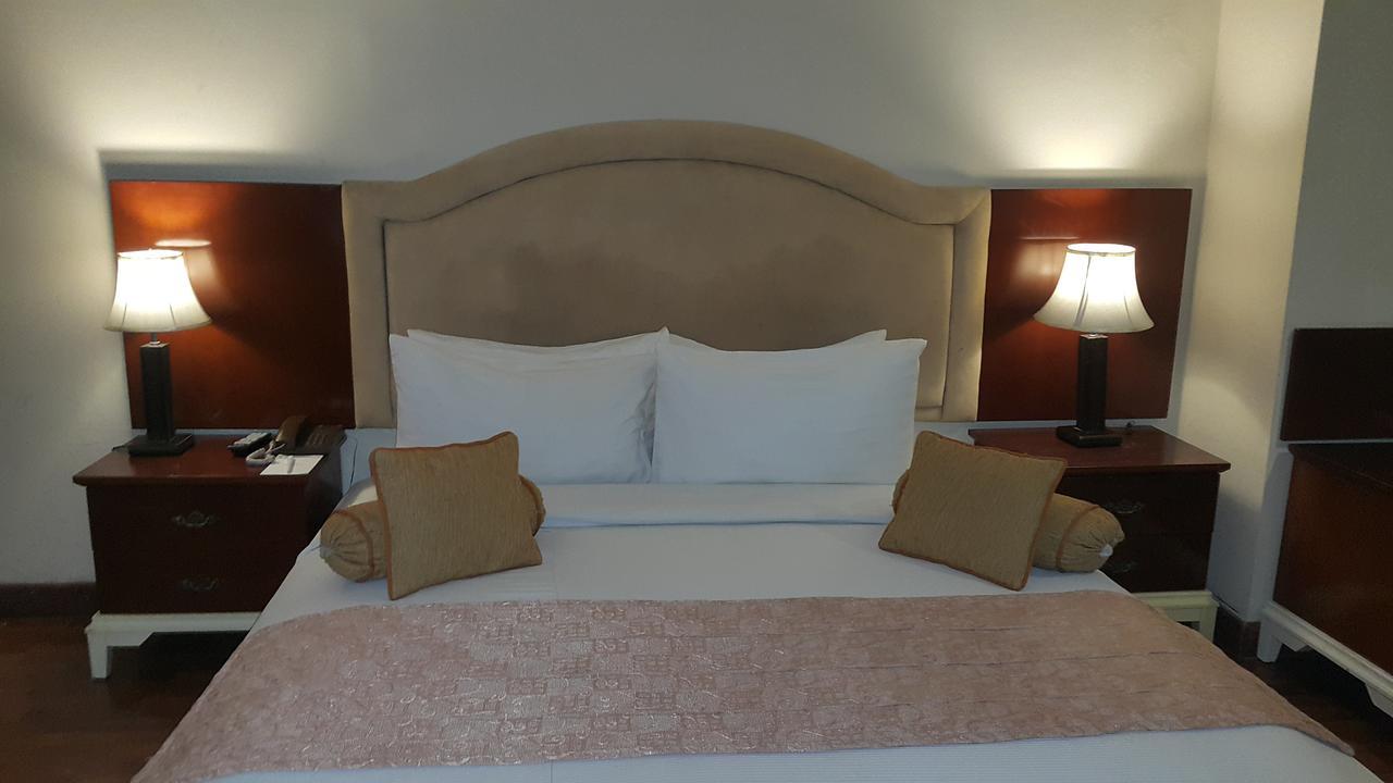 Savoey Hotel 라호르 외부 사진