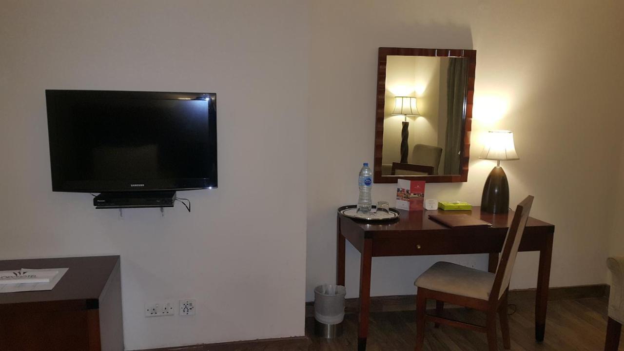 Savoey Hotel 라호르 외부 사진